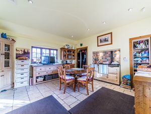 BREAKFAST KITCHEN- click for photo gallery